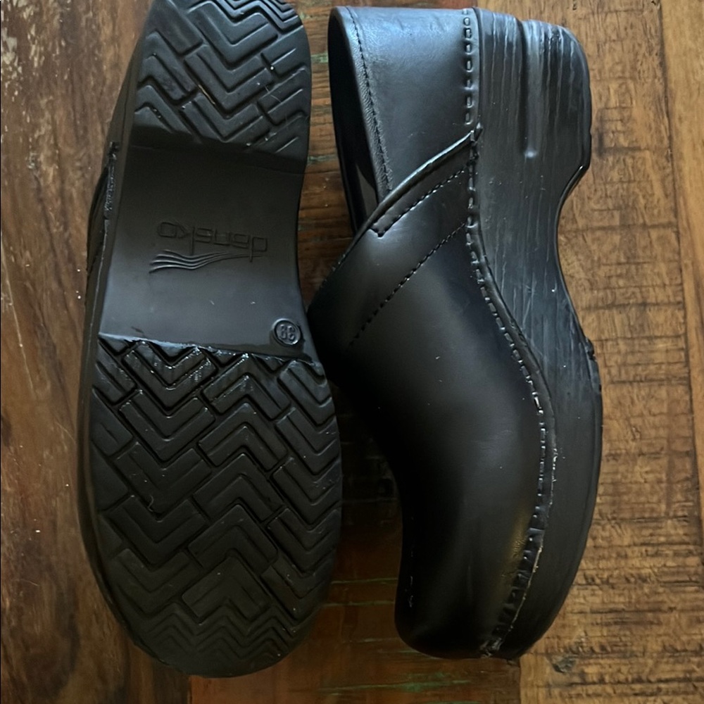 Dansko Black Women's Mules - Picture 4 of 4